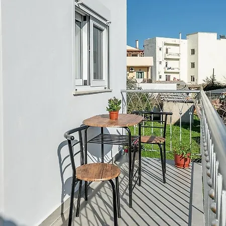 Апартаменты M 100m From The Ханья