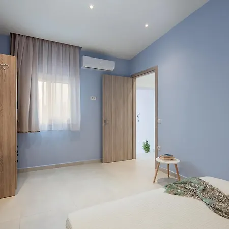 Апартаменты M 100m From The Ханья