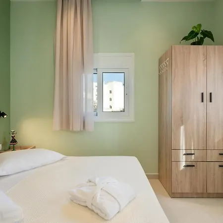 M 100m From The * Ханья