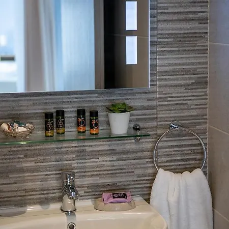 M 100m From The * Ханья