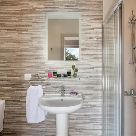 Апартаменты M 100m From The *