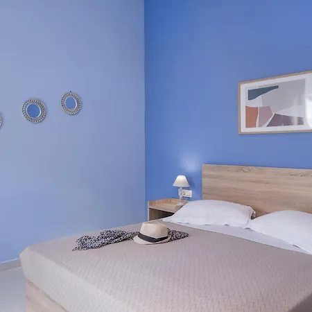 Апартаменты M 100m From The *