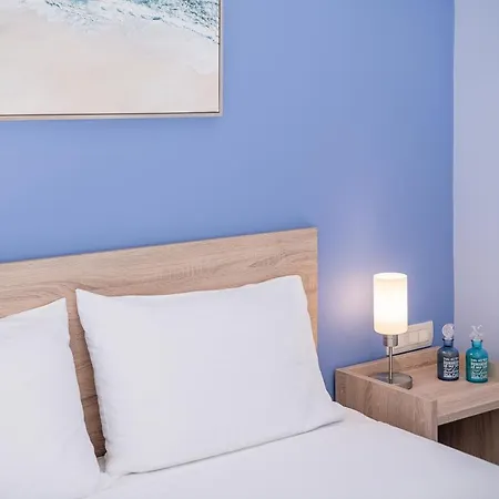 M 100m From The * Ханья